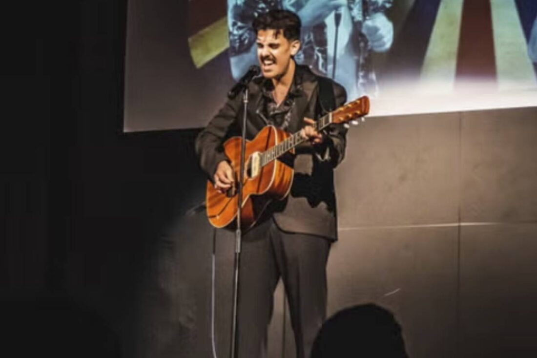 Intermitente - El show de Carlos Martínez