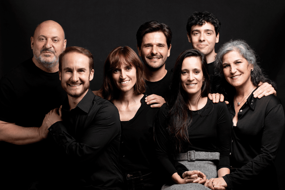 De izquierda a derecha: Mariano Llorente, Víctor Antona, Laura Garmo, Toni Agustí, Ángela Boix, Paco Flores y Elena González