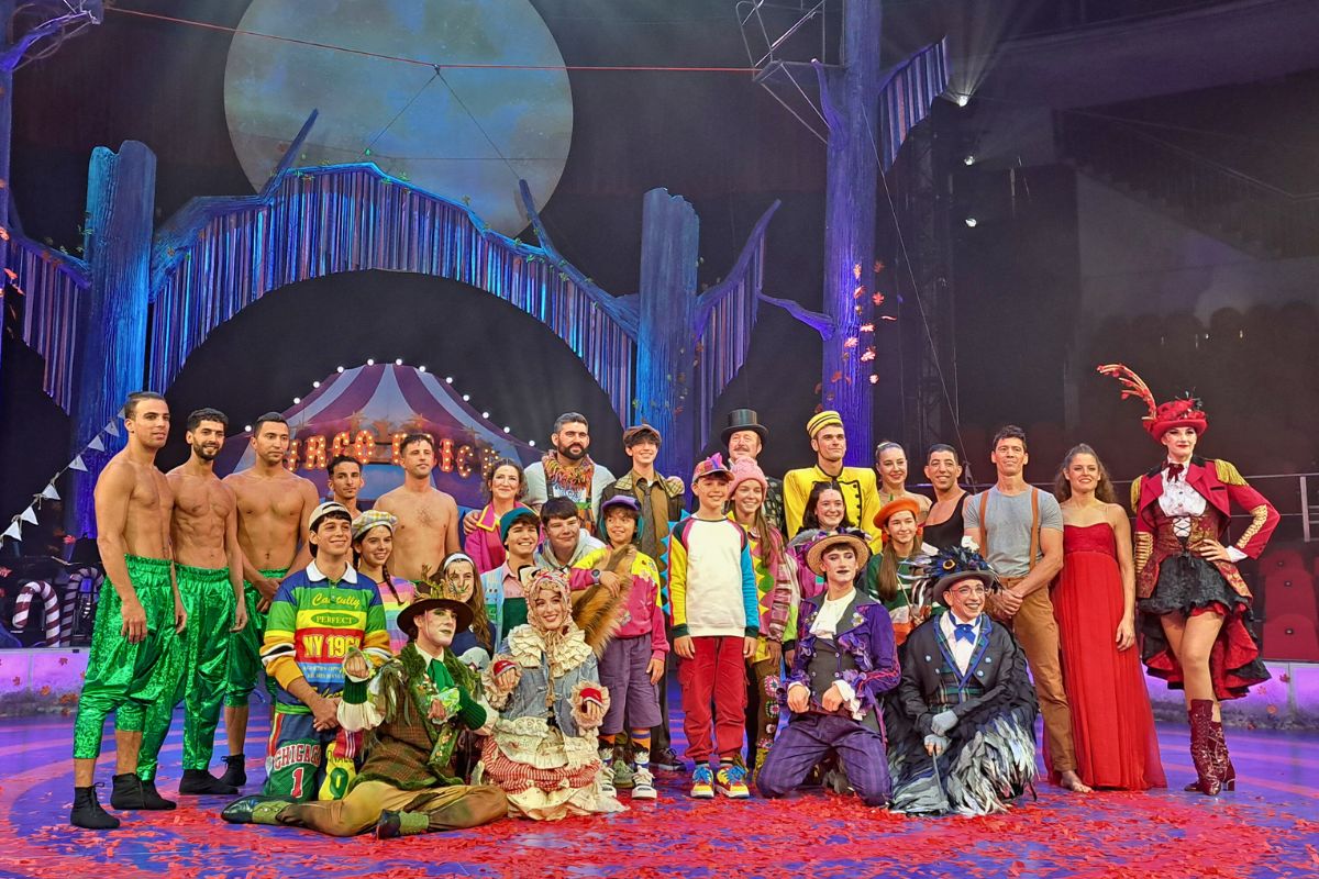 Foto de familia de Circo Price en Navidad 2025 - Sueña Despierto