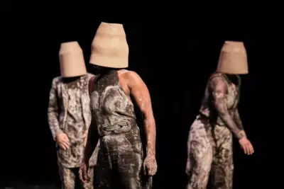 ‘Qui som?’, un nuevo tríptico para mantener la esperanza en un mundo en ruinas