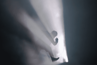 Imagen de Face aux murs (De cara a la pared)