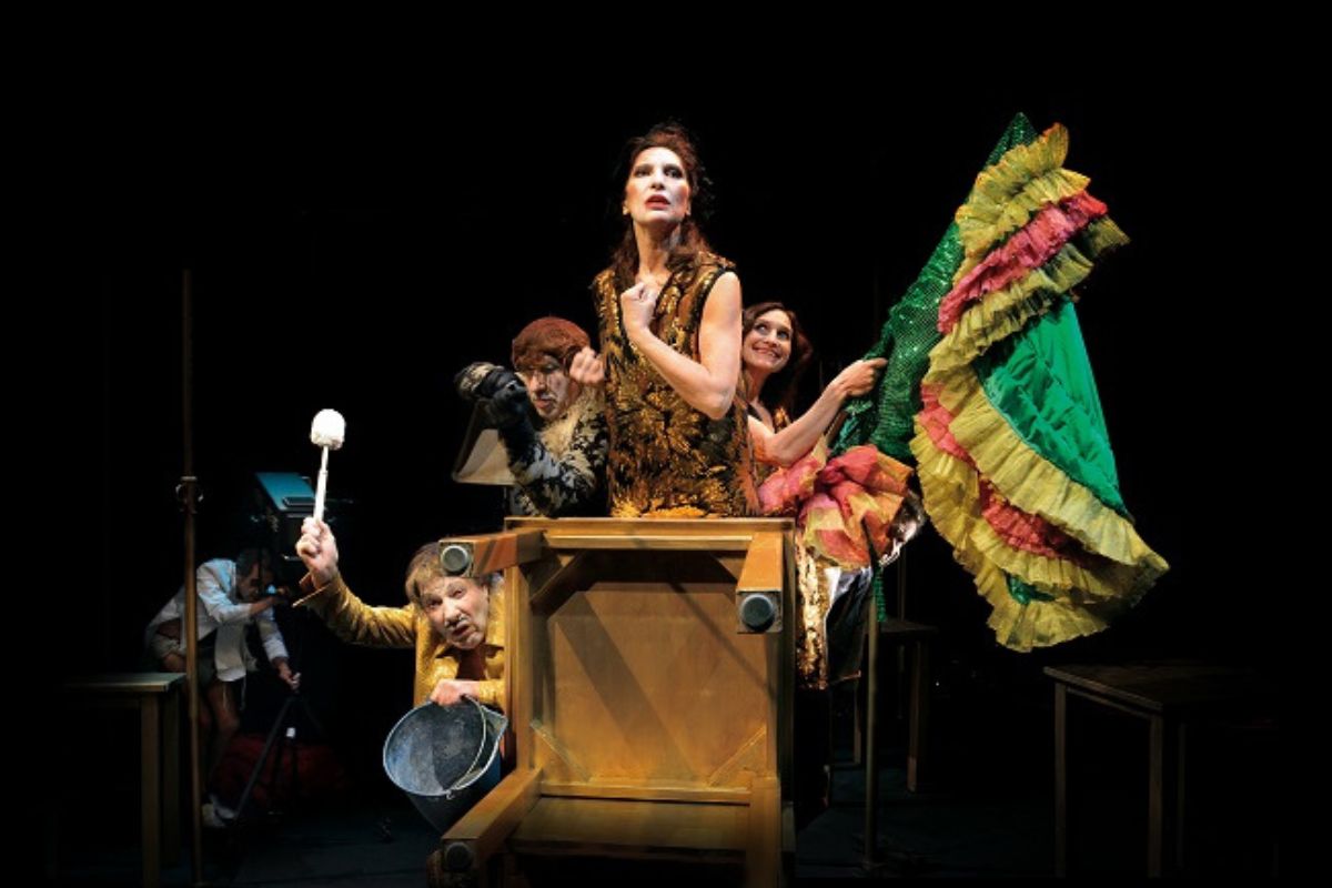 Imagen de 'El desguace de las musas' de La Zaranda. 