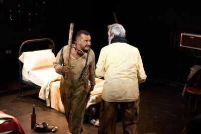 Imagen de escena de Más perdidos que Carracuca