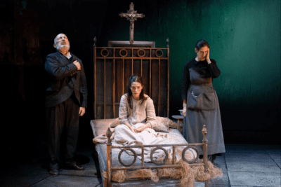 ‘Noche’, dirigida por Mariano Llorente: lo terrible de adentrarse en la oscuridad