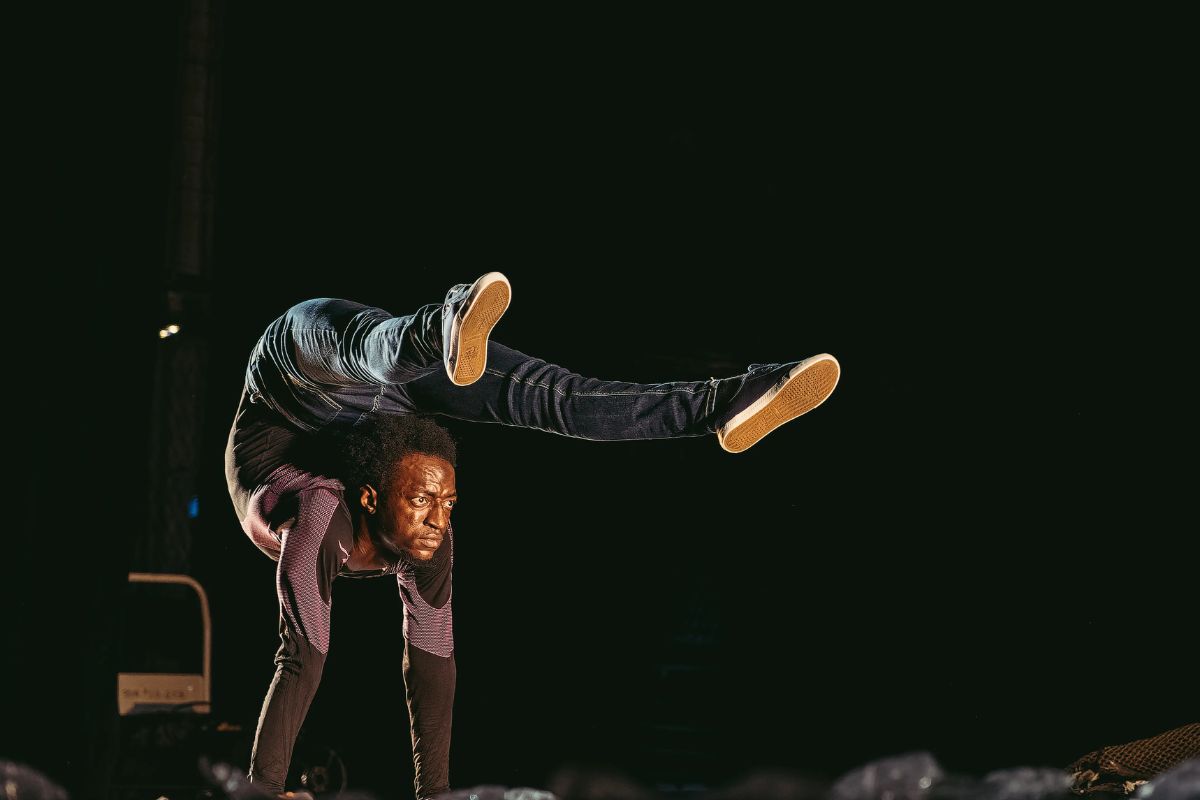 ‘Yé! (L’Eau)’ es una propuesta circense de Circus Baobab
