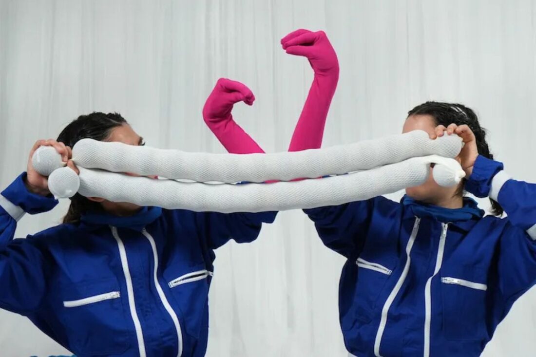 Imagen de escena de DOS de Pio Teatro.