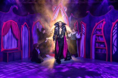 No, Drácula no es un musical: es la comedia más desatada del año y viene dispuesto a liarla en Madrid