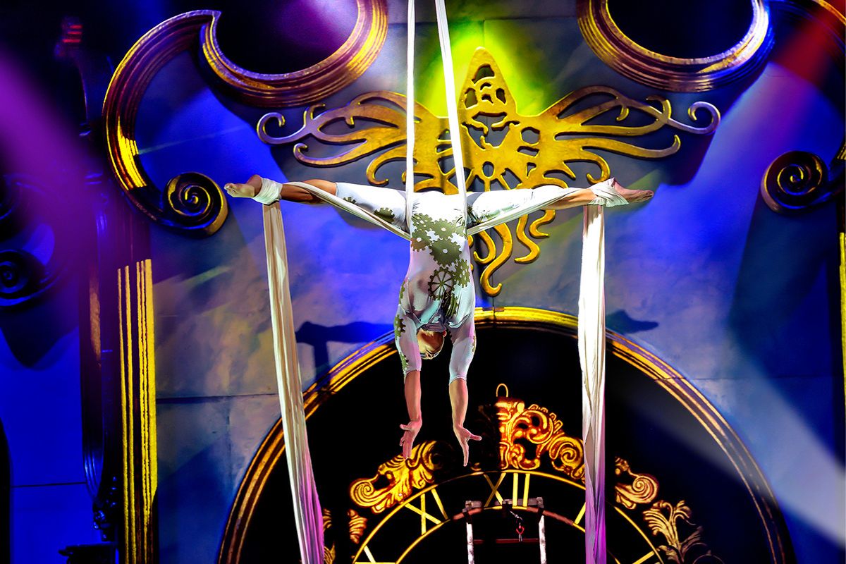 Imagen de escena de Cenicienta, de La Fiesta Escénica.