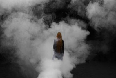 ‘Tinieblas’, la invitación de Edurne Rubio para perder el rumbo y la orientación dentro de un teatro