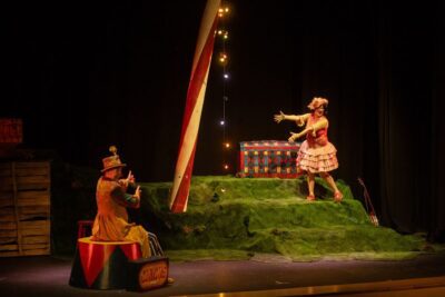 Imagen de escena de A la gloria con Gloria Fuertes.